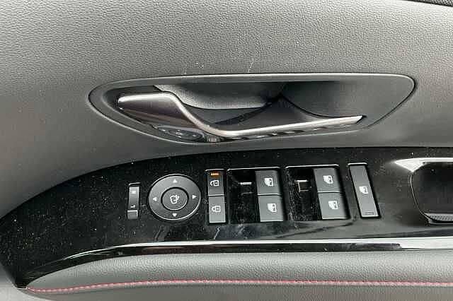 Hyundai TUCSON 1.6T Hybrid N Line S 5dr Auto Serenity White