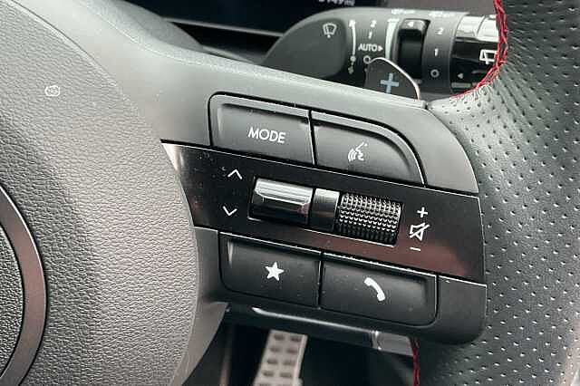 Hyundai TUCSON 1.6T Hybrid N Line S 5dr Auto Serenity White